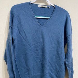 Cashmere sweater M V Neck NWOT Goat Blue lightweight washable sustainable fibre